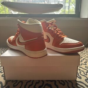 Nike Air Jordan 1 Mid SE